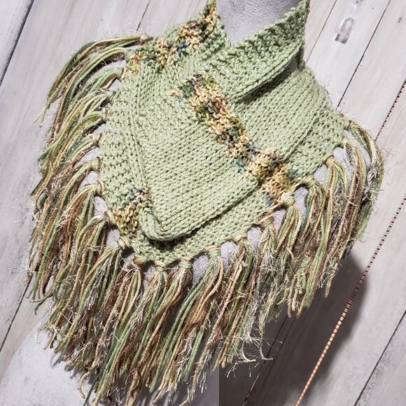 NEW Hand Knitted Green Multicolor Sage Infinity Boho Cowl Scarf Fringed Artsy - Picture 2 of 6